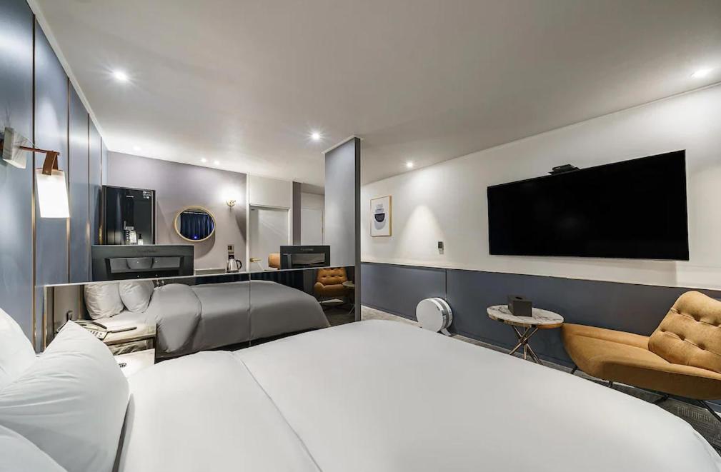 Brown-Dot Hotel Geomdan Incshon Kültér fotó