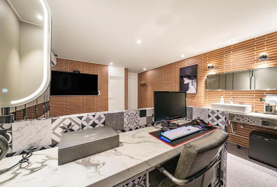 Brown-Dot Hotel Geomdan Incshon Kültér fotó